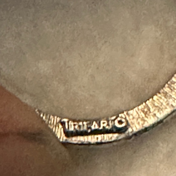 Trifari Silver Tone Brooch/ Pin - Picture 4 of 6